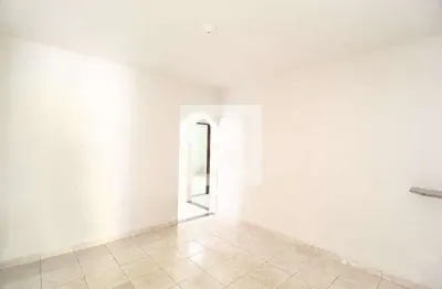 Casa com 3 quartos para alugar na Rua dos Cactos, Granada, Uberlândia