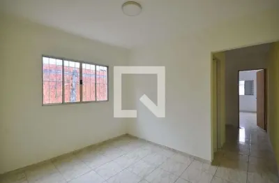 Casa com 2 quartos para alugar na Rua dos Arcos, Vila Sabrina, São Paulo