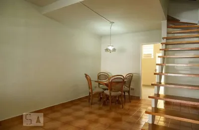 Casa com 3 quartos para alugar na Rua William Speers, Água Branca, São Paulo