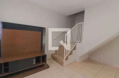 Casa com 2 quartos para alugar na Rua Alice Guimarães Pelegrini, Castanho, Jundiaí