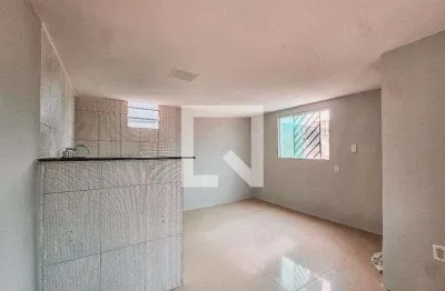 Kitnet / stúdio para alugar na rua heitor dias, boca do rio, salvador por r$ 900