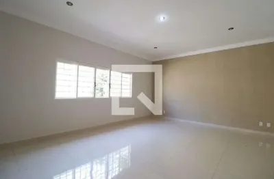 Casa para Aluguel - Santa Mônica, 5 Quartos,  220 m² - Uberlândia