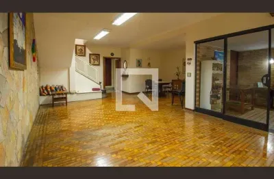 Casa com 3 quartos para alugar na Rua Pandiá Calógeras, Centro, Jundiaí