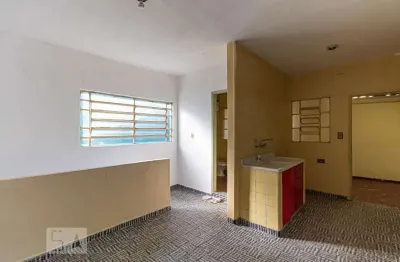 Casa com 2 quartos para alugar na Rua Dona Vicentina Alegretti, Vila Ré, São Paulo