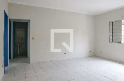 Casa com 2 quartos para alugar na Rua Dronsfield, Lapa, São Paulo