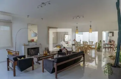 Casa / sobrado em condomínio para aluguel - vila branca, 3 quartos,  360 m² - jacareí