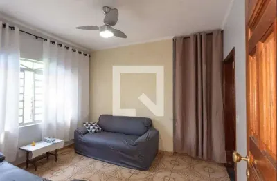 Casa com 2 quartos para alugar na Avenida Joaquim da Costa Camargo, Swiss Park, Campinas