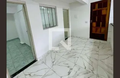 Casa com 2 quartos para alugar na Rua Urutaí, Gopoúva, Guarulhos