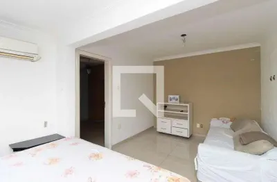 Casa com 2 quartos para alugar na Travessa Urbano do Carmo Curado, Vila Gustavo, São Paulo