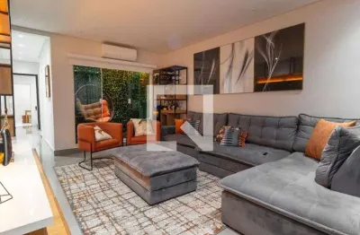 Casa com 3 quartos para alugar na Rua Saboó, Vila Carrão, São Paulo