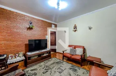 Casa com 3 quartos para alugar na Rua Rocha Pita, Mooca, São Paulo