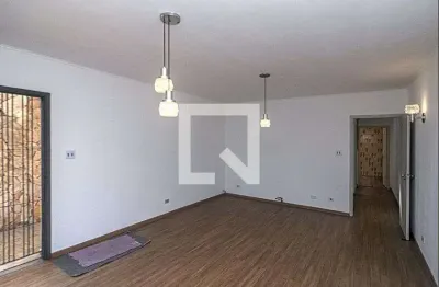 Casa com 3 quartos para alugar na Rua Araújo Gondim, Sacomã, São Paulo