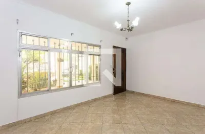 Casa com 3 quartos para alugar na Rua José do Carmo, Tatuapé, São Paulo