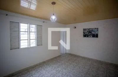 Casa com 1 quarto para alugar na Rua Parnaíba, Campanário, Diadema