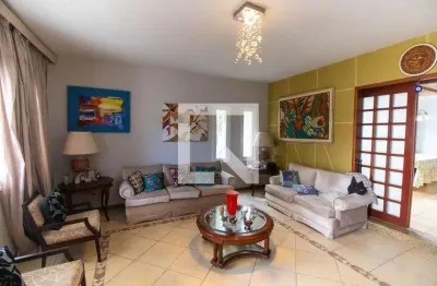 Casa para aluguel - piratininga, 3 quartos,  289 m² - niterói