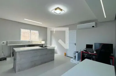 Casa com 2 quartos para alugar na Rua Missionária Concília Rodrigues Tavares, Jardim Belval, Barueri