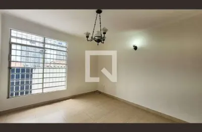 Casa com 3 quartos para alugar na Rua Doutor Carlos Mendes de Paula, Taquaral, Campinas