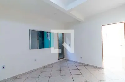 Casa com 2 quartos para alugar na Rua Bueru, Vila Ré, São Paulo