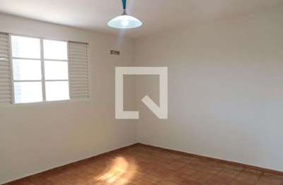 Casa para aluguel - setor leste universitário , 3 quartos,  180 m² - goiânia