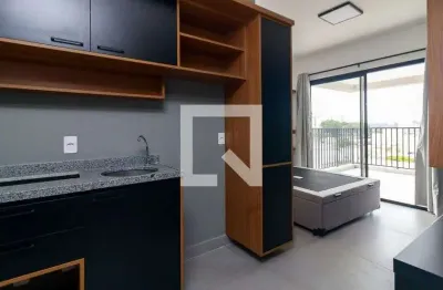 Kitnet / Stúdio para alugar na Rua São Benedito, Santo Amaro, São Paulo por R$ 2.300