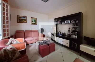 Casa com 3 quartos para alugar na Rua Juiz Goulart Monteiro, Santa Rosa, Niterói