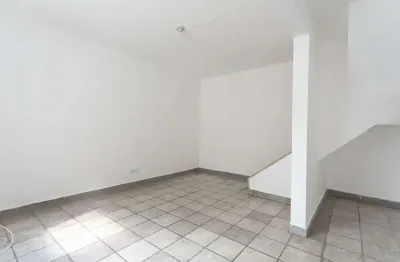 Casa com 2 quartos para alugar na Rua Comendador Sousa, Água Branca, São Paulo