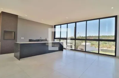 Casa / sobrado em condomínio para aluguel - centro, 3 quartos,  182 m² - uberlândia