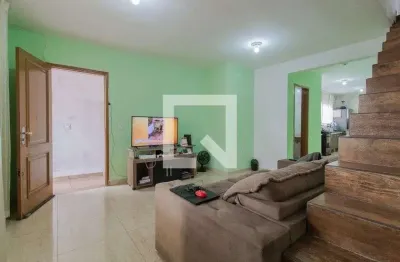 Casa com 3 quartos para alugar na Rua Antônio Falchi, Vila Falchi, Mauá