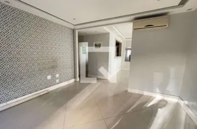 Casa para Aluguel - Vila Sarapuí, 2 Quartos,  100 m² - Duque de Caxias