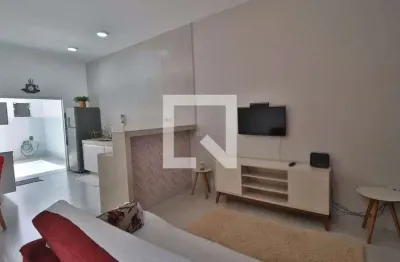Casa com 2 quartos para alugar na Rua Adélia Miguel Abrahão, Buritis, Uberlândia