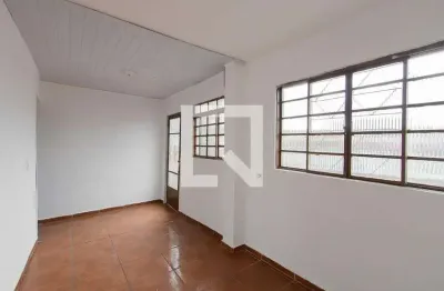 Casa com 2 quartos para alugar na Rua Hermenegildo Gois Parente, Ponte Rasa, São Paulo
