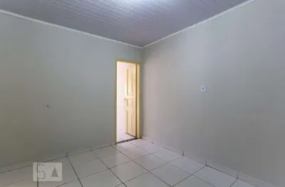 Casa com 2 quartos para alugar na Rua Jacareí, Centro, Diadema