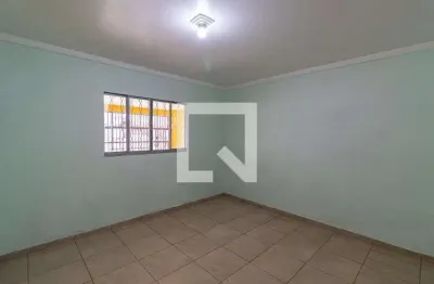 Casa com 2 quartos para alugar na Rua Eunice, Vila Ré, São Paulo
