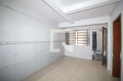 Casa com 2 quartos para alugar na Rua Reverendo Lauro Borba da Silva, Vila Nova, Porto Alegre
