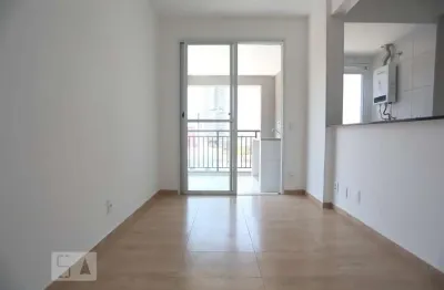 Apartamento com 2 quartos para alugar na Rua Sanazar Mardiros, Centro, Osasco