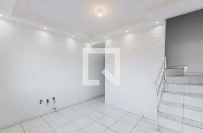 Casa com 2 quartos para alugar na Rua Lourenço Cândido de Siqueira, Jardim Arize, São Paulo