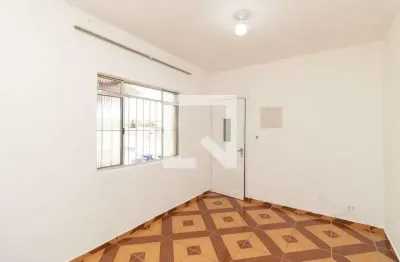 Casa com 2 quartos para alugar na Rua Eurico Sodré, Vila Ede, São Paulo
