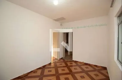 Casa com 2 quartos para alugar na Rua Eurico Sodré, Vila Ede, São Paulo