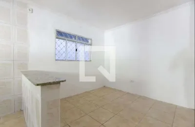 Casa com 2 quartos para alugar na Rua José Canavas, Itaquera, São Paulo