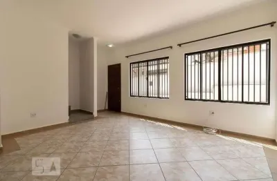 Casa com 3 quartos para alugar na Rua Enótria, Vila Mazzei, São Paulo
