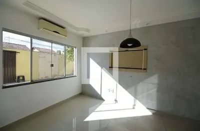 Casa para aluguel - cidade satélite são luizn, 3 quartos,  182 m² - aparecida de goiânia