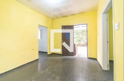 Casa com 2 quartos para alugar na Rua Antônio Cardoso Franco, Centro, Santo André