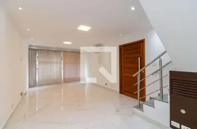 Casa com 3 quartos para alugar na Rua Vaz Muniz, Água Fria, São Paulo