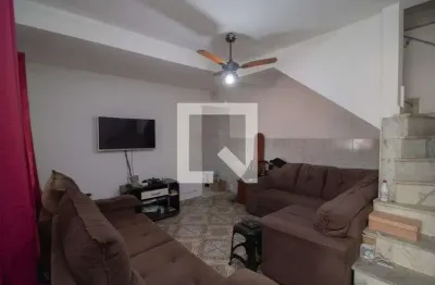 Casa com 2 quartos para alugar na Rua Mariano Elizaga, Vila Fidalgo, São Paulo