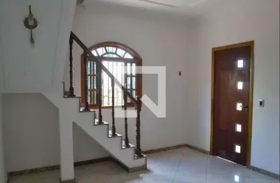 Casa com 2 quartos para alugar na Rua Carlos Gomes, Da Luz, Nova Iguaçu