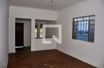 Casa com 2 quartos para alugar na Avenida Jerimanduba, Jaraguá, São Paulo