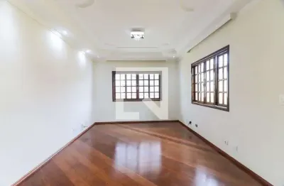 Casa com 4 quartos para alugar na Rua Vicente Pelosi, Butantã, São Paulo
