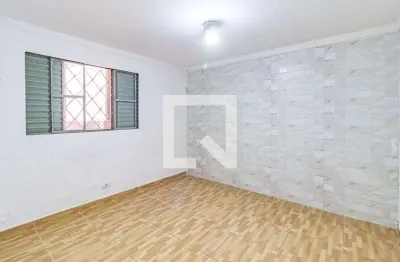 Casa com 1 quarto para alugar na Rua Tomás Lupo, Butantã, São Paulo