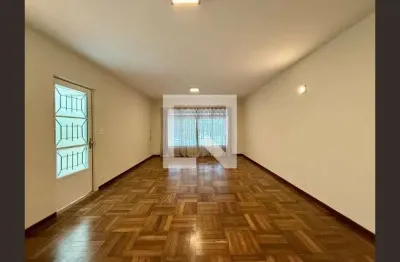Casa com 3 quartos para alugar na Rua Maria Perez Auge, Campo Belo, São Paulo