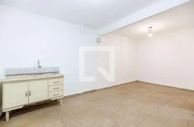 Casa com 1 quarto para alugar na Rua Merino, Vila Sabrina, São Paulo